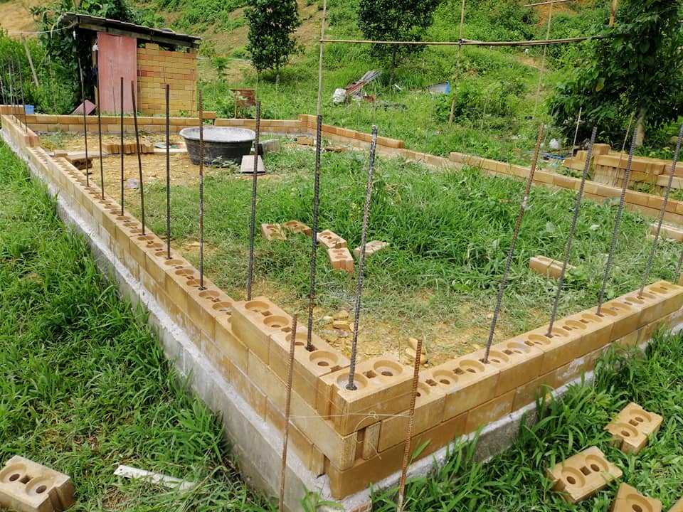 ไอเดียทำบ้านสวน เจ้าของบ้านทำเองตั้งแต่อิฐบล๊อก