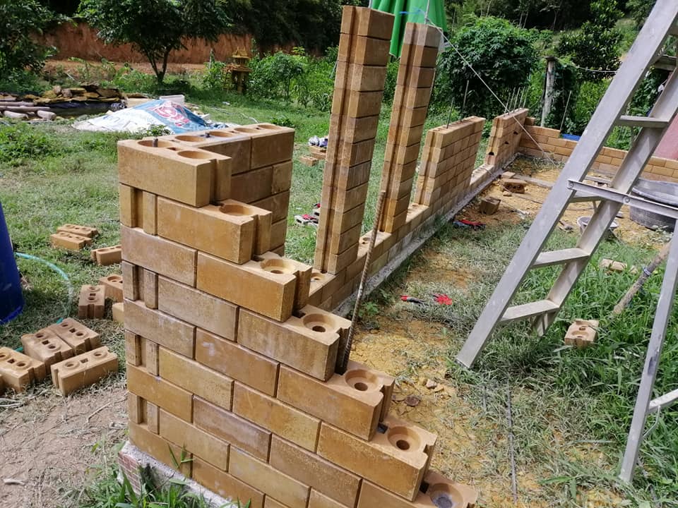 ไอเดียทำบ้านสวน เจ้าของบ้านทำเองตั้งแต่อิฐบล๊อก