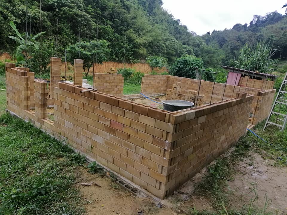 ไอเดียทำบ้านสวน เจ้าของบ้านทำเองตั้งแต่อิฐบล๊อก