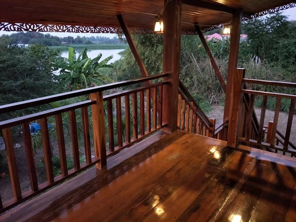 บ้าน 2 ชั้น ครึ่งปูนครึ่งไม้ แบบชนบท ในแบบความเป็นไทย