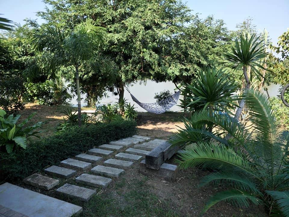 บ้าน 2 ชั้น ครึ่งปูนครึ่งไม้ แบบชนบท ในแบบความเป็นไทย