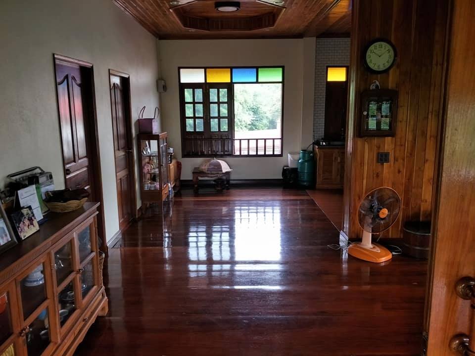 บ้าน 2 ชั้น ครึ่งปูนครึ่งไม้ แบบชนบท ในแบบความเป็นไทย