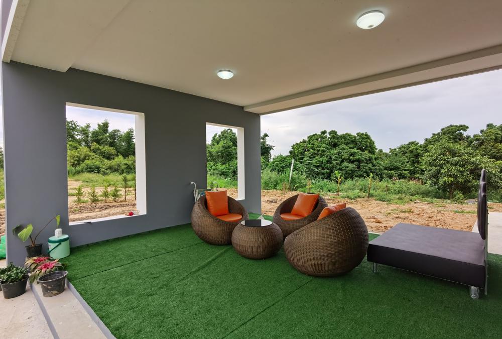 บ้านพักอาศัย ชั้นครึ่ง แนวโมเดิร์นทรอปิคอล