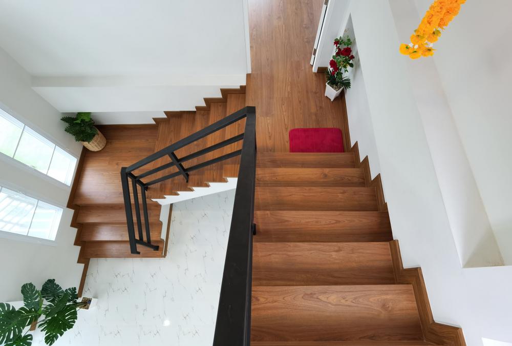 บ้านพักอาศัย ชั้นครึ่ง แนวโมเดิร์นทรอปิคอล