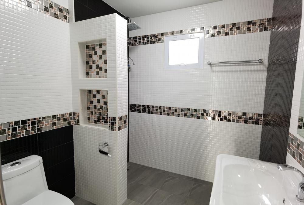 บ้านพักอาศัย ชั้นครึ่ง แนวโมเดิร์นทรอปิคอล