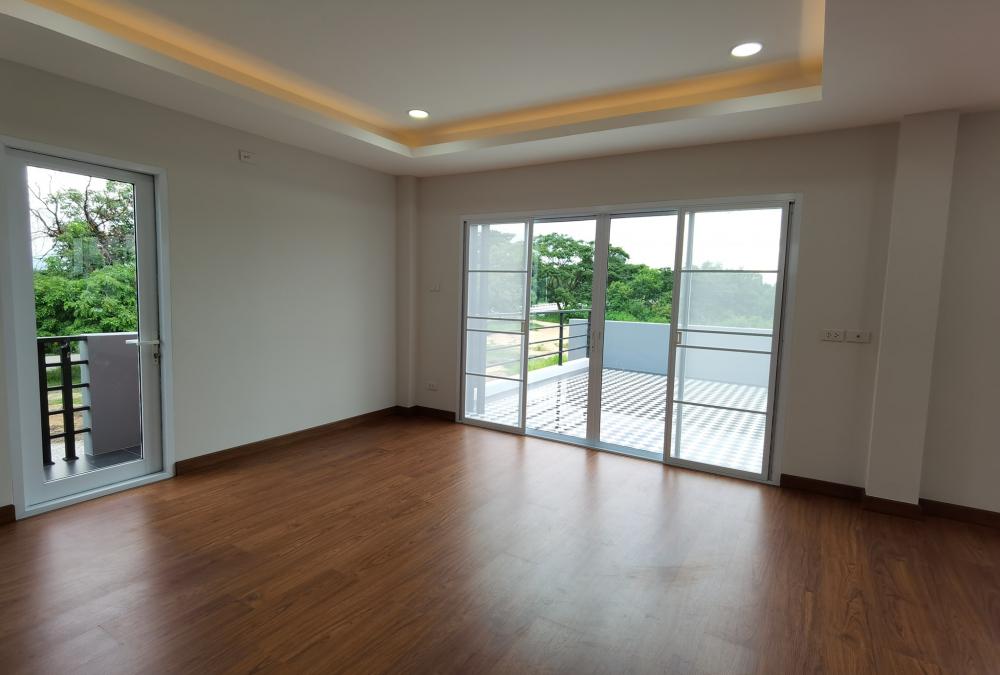 บ้านพักอาศัย ชั้นครึ่ง แนวโมเดิร์นทรอปิคอล