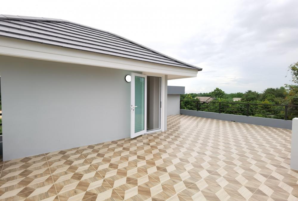 บ้านพักอาศัย ชั้นครึ่ง แนวโมเดิร์นทรอปิคอล