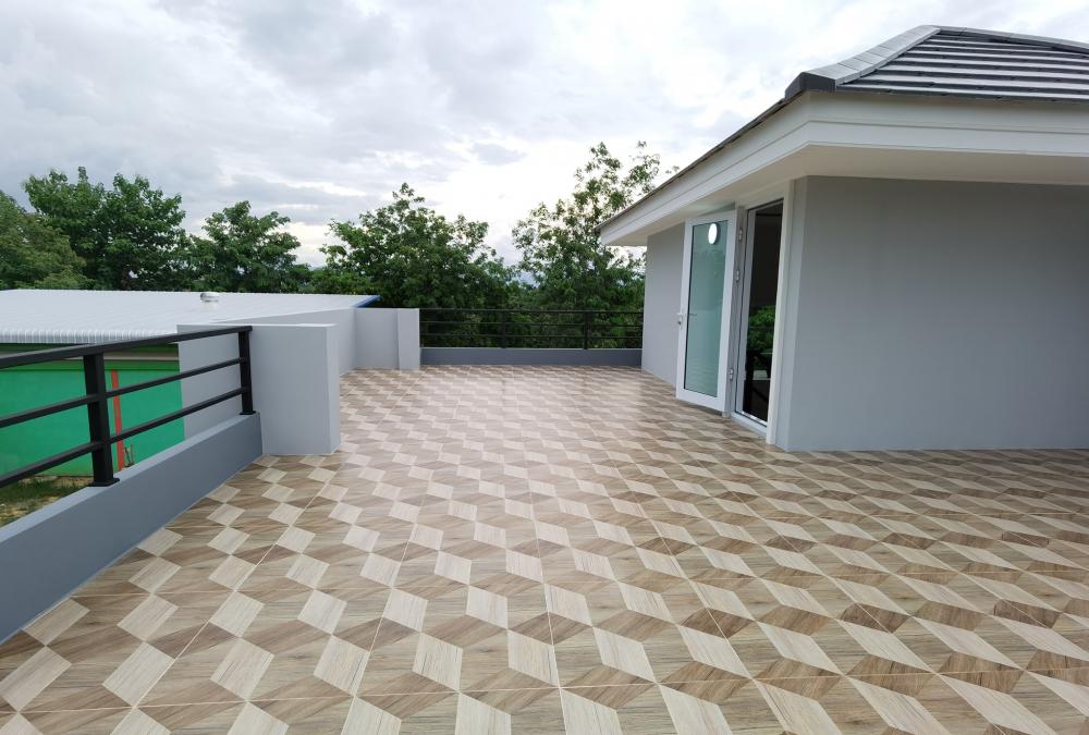 บ้านพักอาศัย ชั้นครึ่ง แนวโมเดิร์นทรอปิคอล