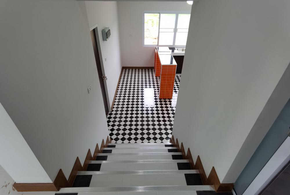 บ้านพักอาศัย ชั้นครึ่ง แนวโมเดิร์นทรอปิคอล