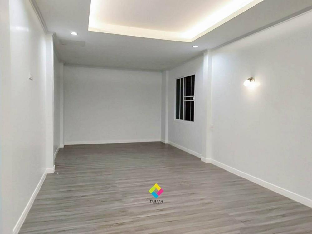 รีโนเวทบ้านไม้ด้วยงบ 8.6 แสนบาท สถาปนิกไทบ้าน