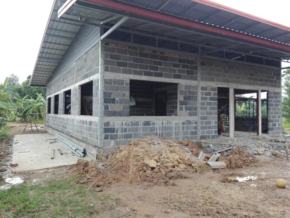 31 วันกับช่าง 4 คน 4 ห้องนอน 2 ห้องน้ำ 1 ห้องครัว 1 ห้องโถง