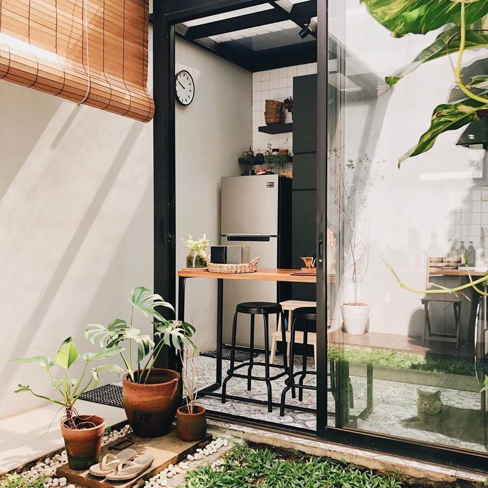 ไอเดียห้องครัวเล็กพร้อมสวนข้างบ้าน