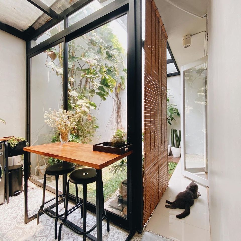 ไอเดียห้องครัวเล็กพร้อมสวนข้างบ้าน