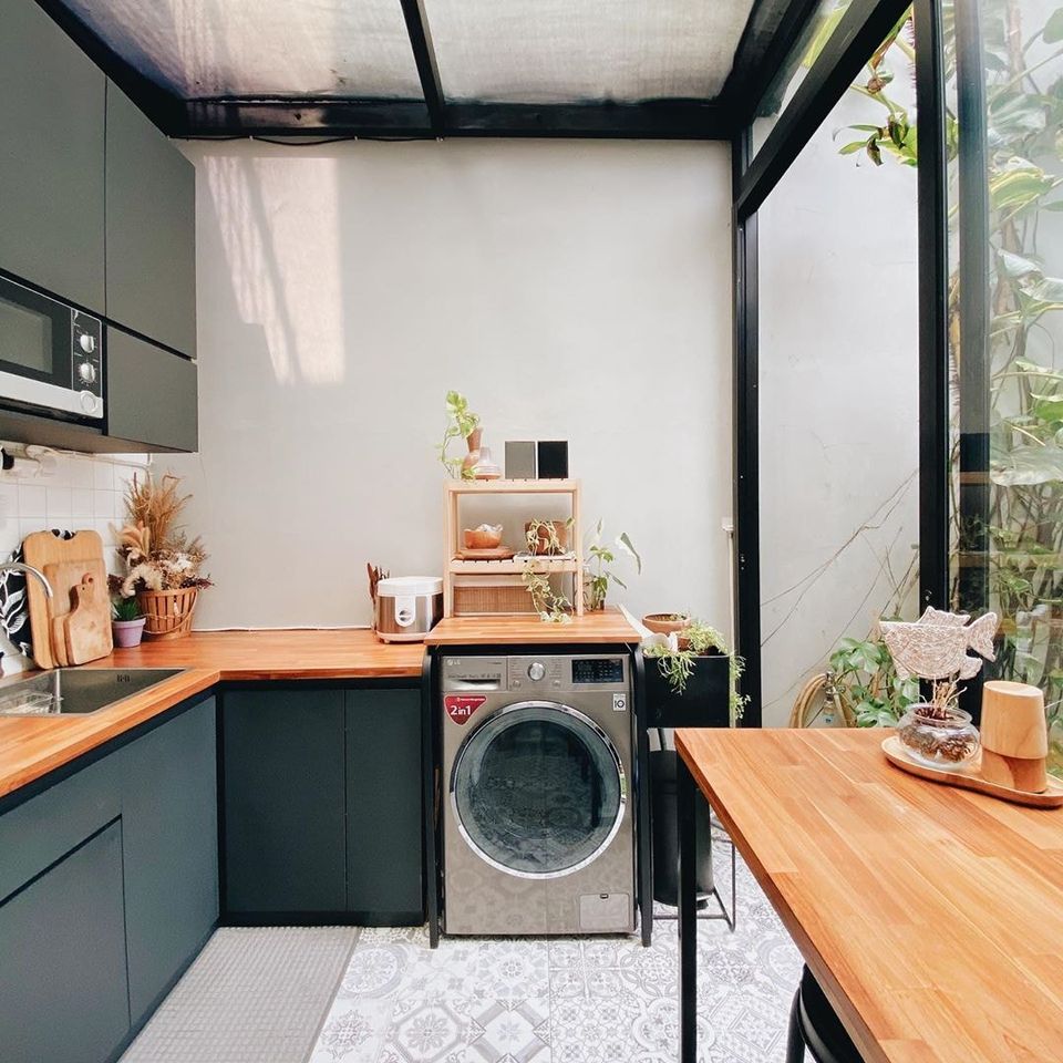 ไอเดียห้องครัวเล็กพร้อมสวนข้างบ้าน