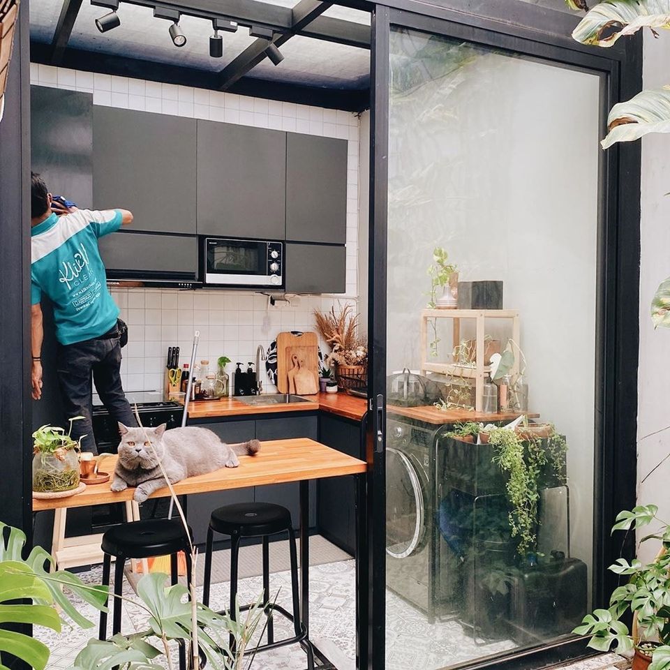 ไอเดียห้องครัวเล็กพร้อมสวนข้างบ้าน
