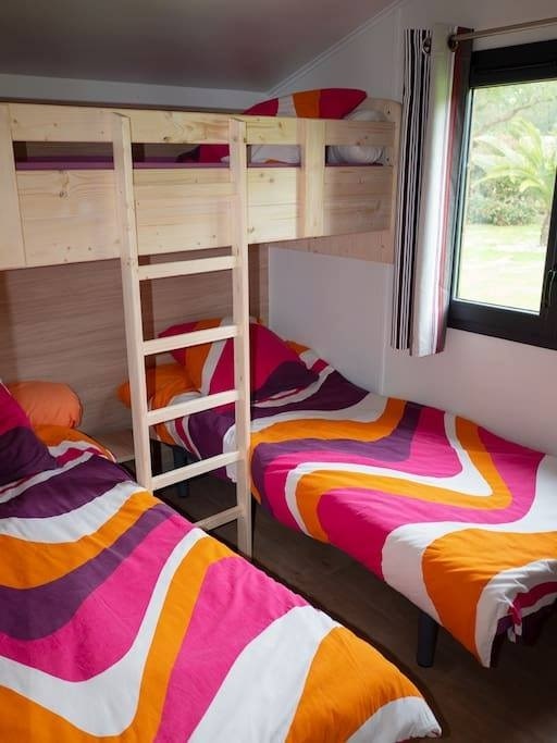 แบบบ้านไม้ชั้นเดียวหลังเล็ก บรรยากาศอบอุ่น พื้นที่ 38 ตารางเมตร