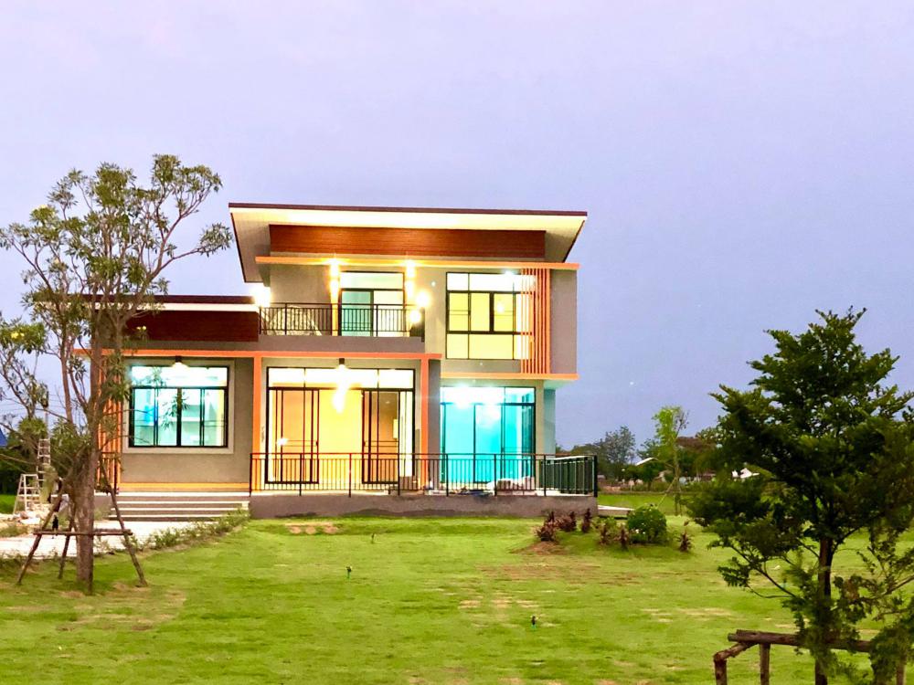 บ้านโมเดิร์น งบ 2.2 ล้านบาท ขนาด 200 ตร.ม.