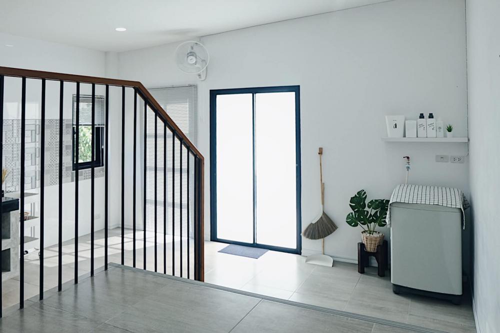 บ้านโมเดิร์น 3 ห้องนอน และห้องอื่นๆ งบ 2.3 ล้าน (ไม่รวมตกแต่งภายใน)