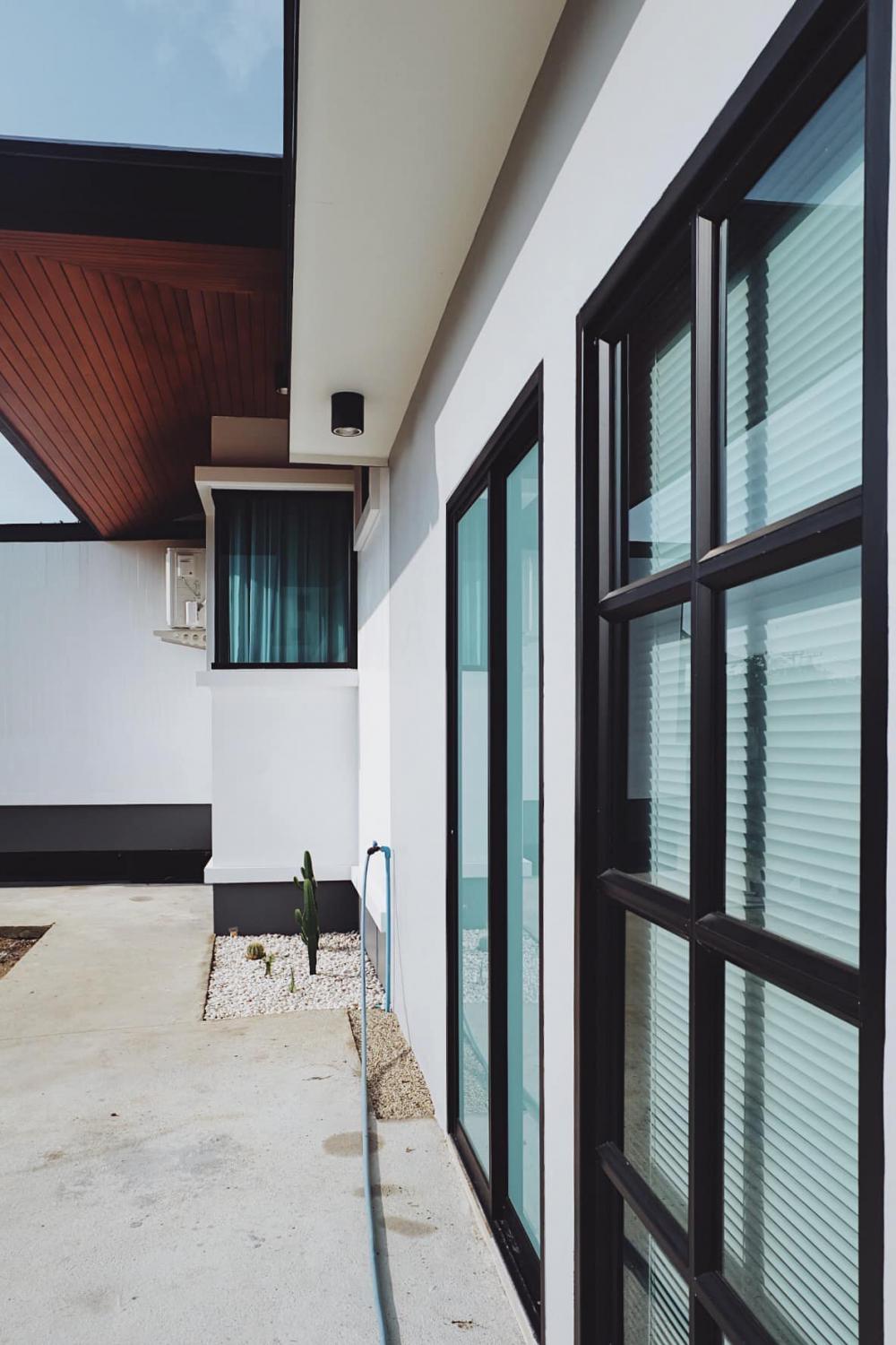 บ้านโมเดิร์น 3 ห้องนอน และห้องอื่นๆ งบ 2.3 ล้าน (ไม่รวมตกแต่งภายใน)