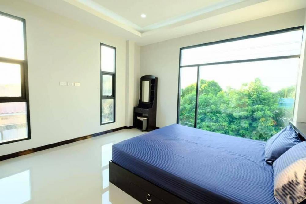 บ้านโมเดิร์น 9 ห้อง หรูหรา