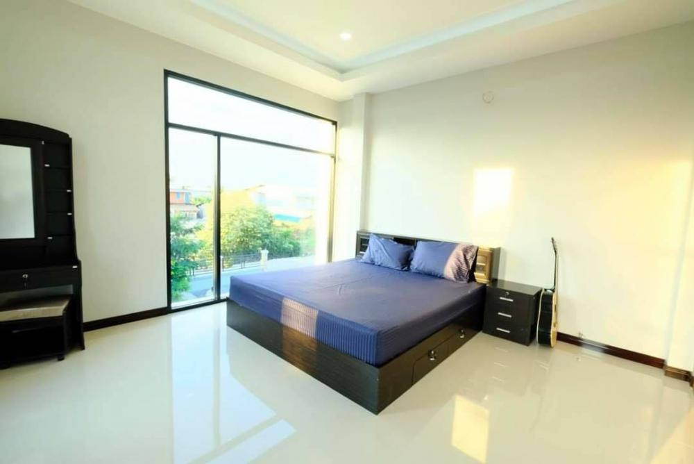 บ้านโมเดิร์น 9 ห้อง หรูหรา