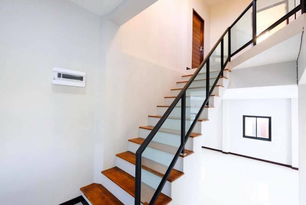 บ้านโมเดิร์น 9 ห้อง หรูหรา