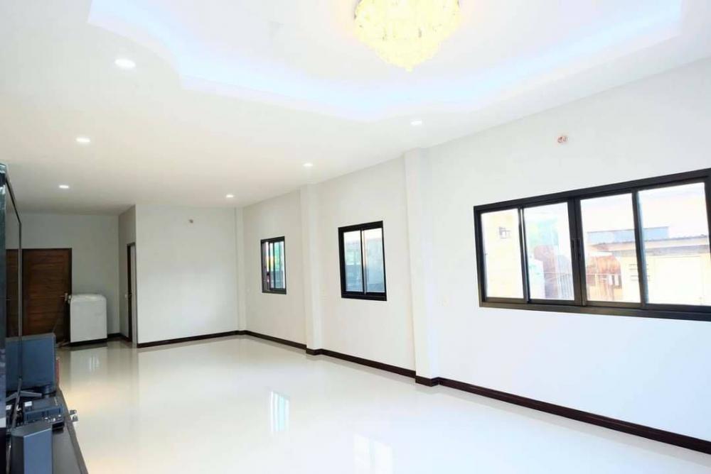 บ้านโมเดิร์น 9 ห้อง หรูหรา