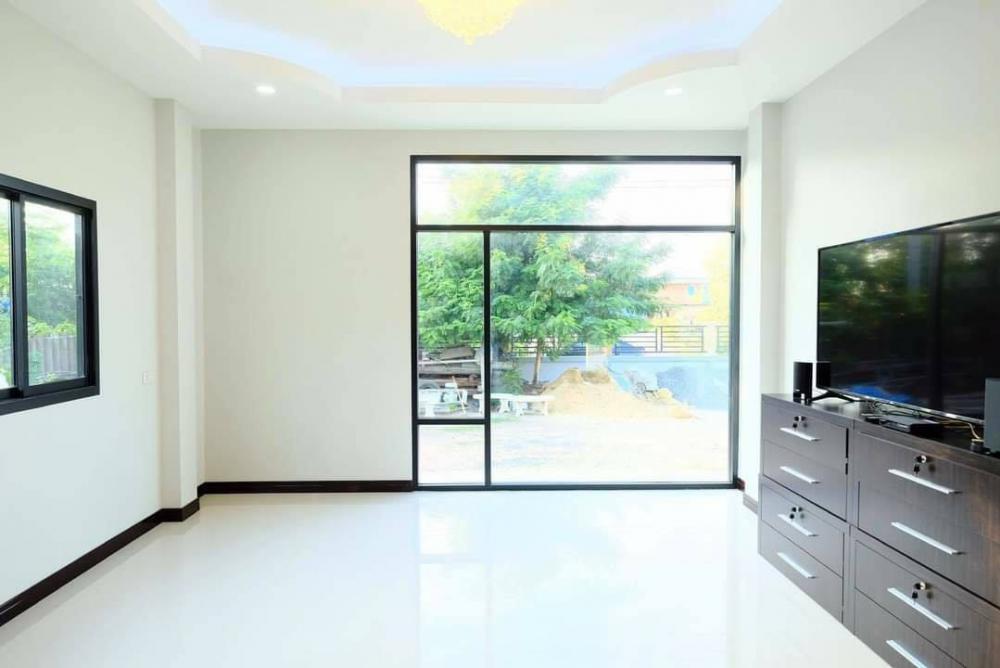 บ้านโมเดิร์น 9 ห้อง หรูหรา