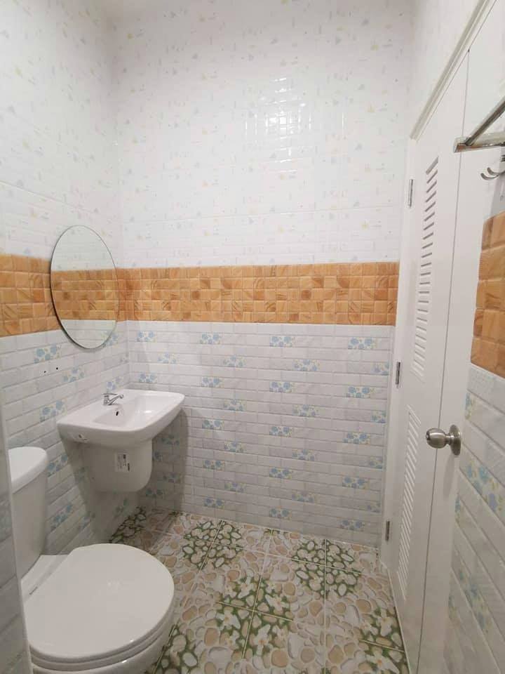 งานออกแบบบ้านพักอาศัยชั้นเดียว ขนาด 3 ห้องนอน 2 ห้องน้ำ จัดมุมนั่งเล่นน่ารักที่เฉลียงหน้าบ้าน