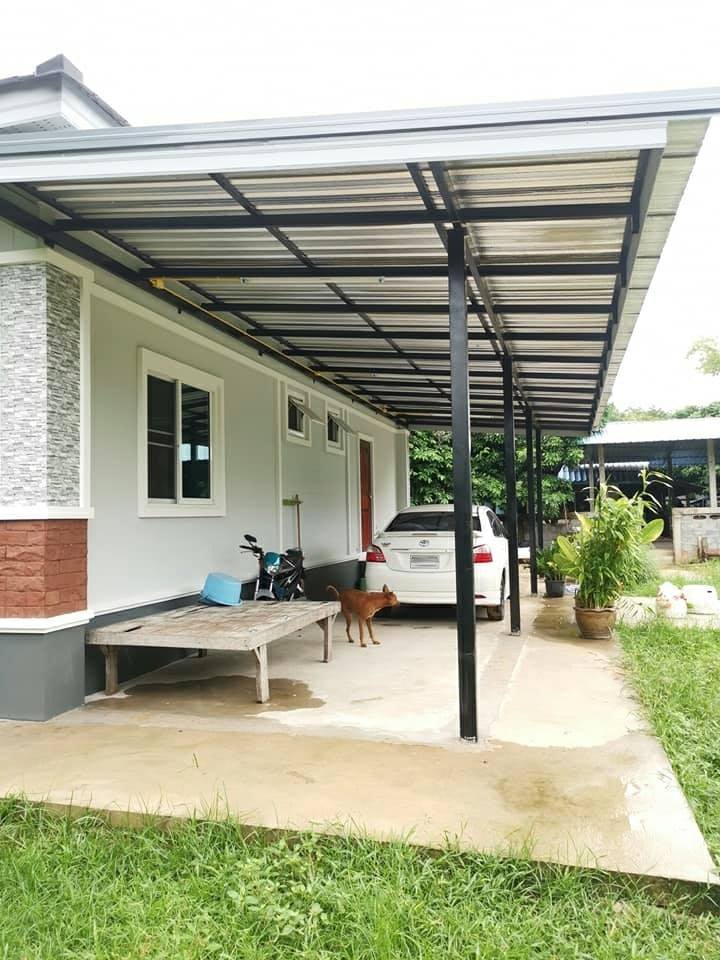 งานออกแบบบ้านพักอาศัยชั้นเดียว ขนาด 3 ห้องนอน 2 ห้องน้ำ จัดมุมนั่งเล่นน่ารักที่เฉลียงหน้าบ้าน