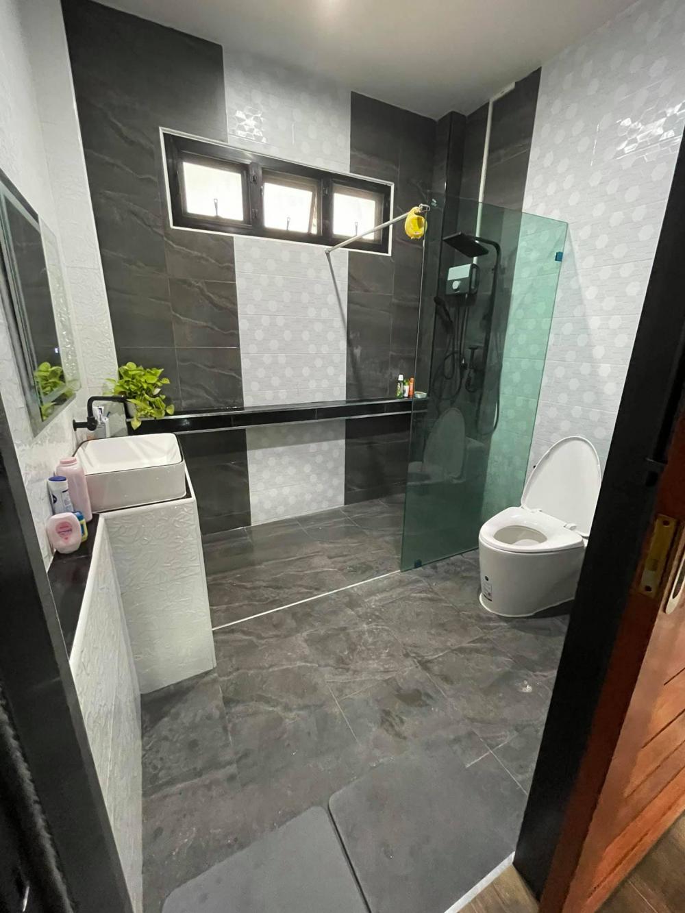 บ้านโมเดิร์น ขนาด 3 ห้องนอน  1.2 ล้านบาทจ้าาาาา