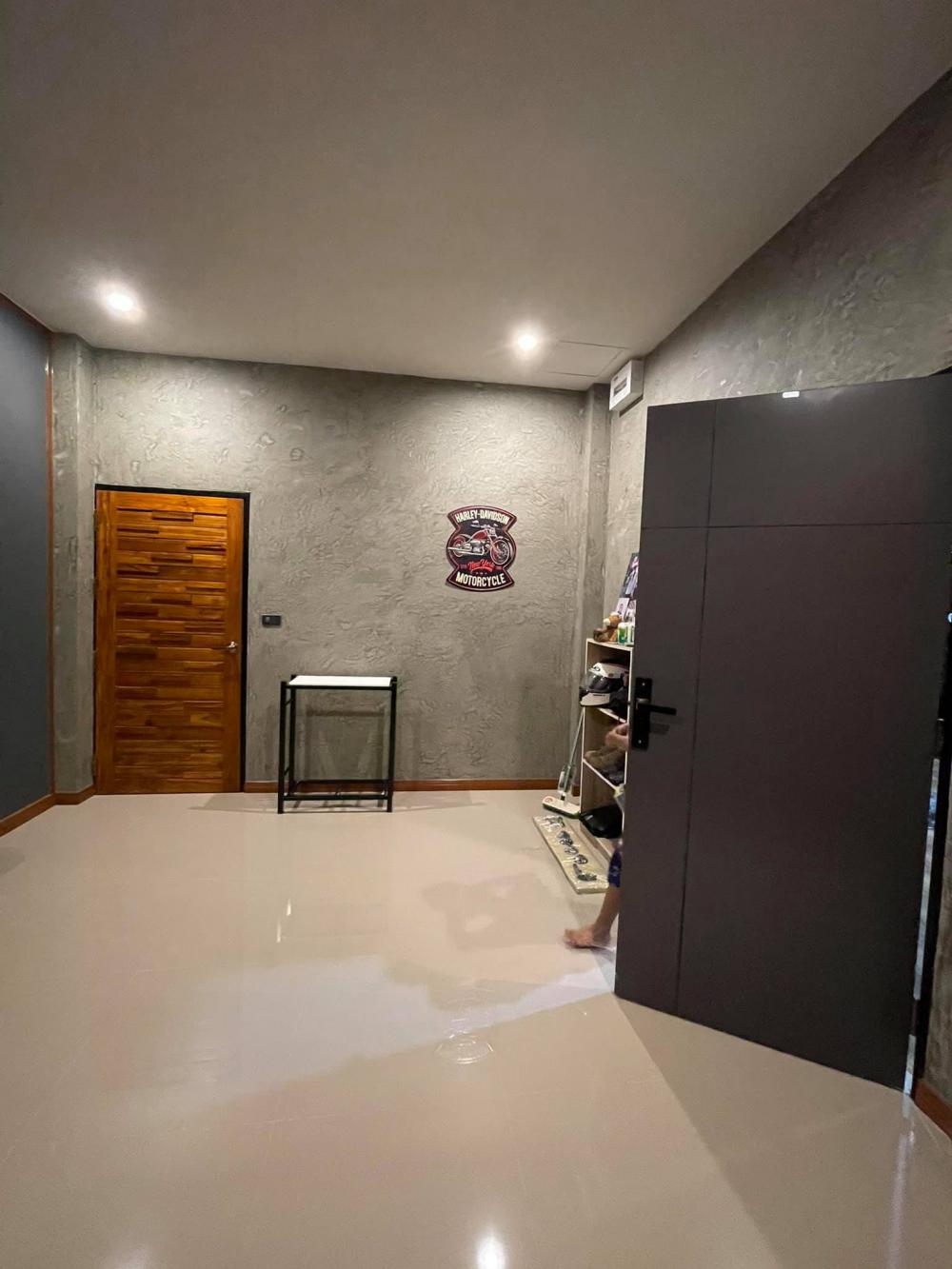 บ้านโมเดิร์น ขนาด 3 ห้องนอน  1.2 ล้านบาทจ้าาาาา