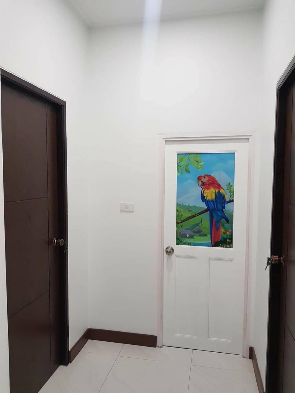 บ้านโมเดิร์น พร้อมระเบียงหน้าบ้าน