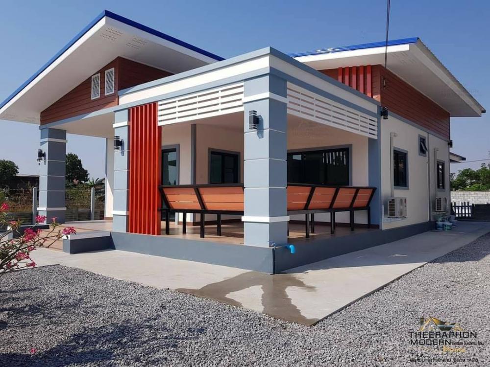 บ้านโมเดิร์น พร้อมระเบียงหน้าบ้าน
