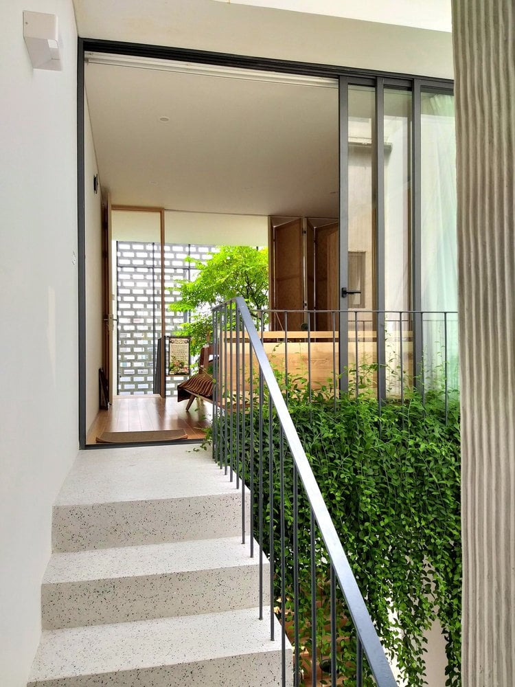 ไอเดีย ออฟฟิศหน้าแคบ ภายในสวยโปร่งน่าอยู่