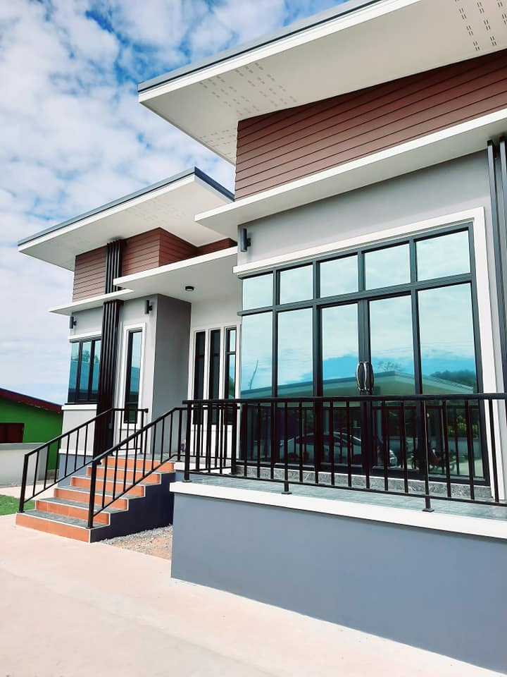 บ้านโมเดิร์น ขนาด 148.4 ตร.ม . งบ 1.8 ล้าน