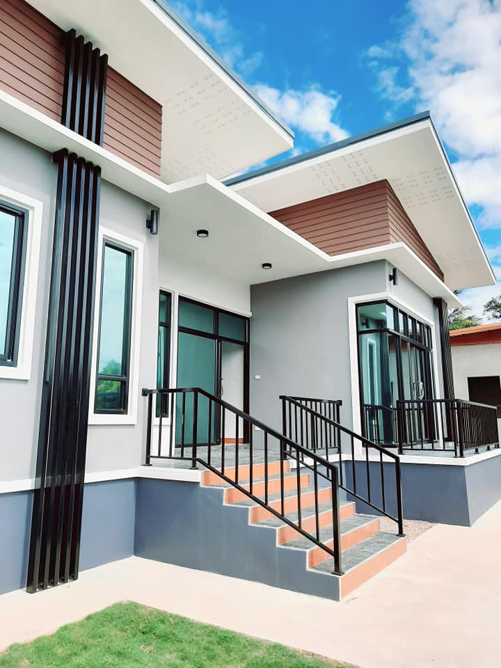 บ้านโมเดิร์น ขนาด 148.4 ตร.ม . งบ 1.8 ล้าน