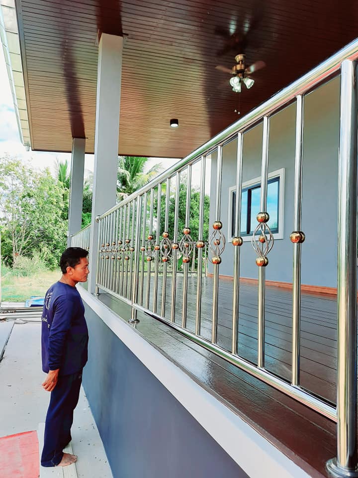 บ้านโมเดิร์น ขนาด 148.4 ตร.ม . งบ 1.8 ล้าน