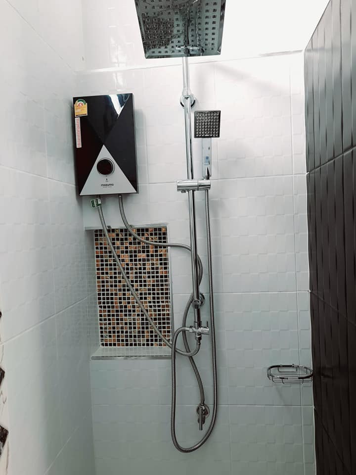 บ้านโมเดิร์น ขนาด 148.4 ตร.ม . งบ 1.8 ล้าน