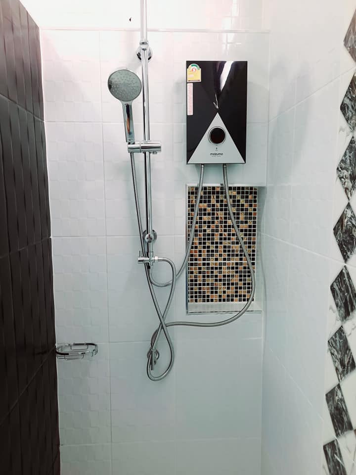 บ้านโมเดิร์น ขนาด 148.4 ตร.ม . งบ 1.8 ล้าน