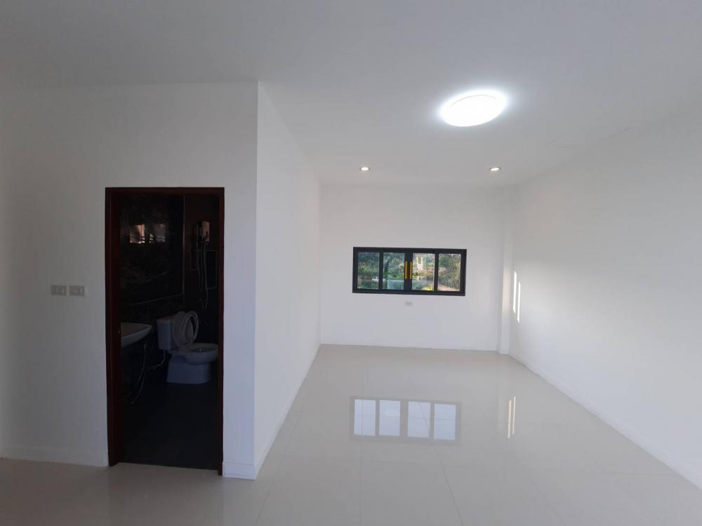 บ้านทรงกล่อง 2 ชั้น งบ 2.9 ล้านบาท สวยลงตัว