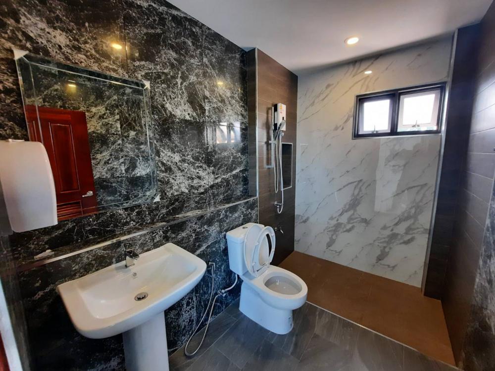 บ้านทรงกล่อง 2 ชั้น งบ 2.9 ล้านบาท สวยลงตัว