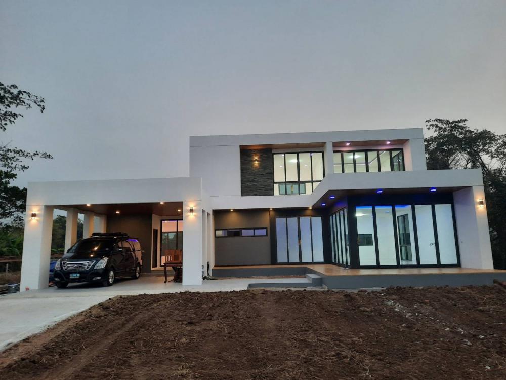 บ้านทรงกล่อง 2 ชั้น งบ 2.9 ล้านบาท สวยลงตัว