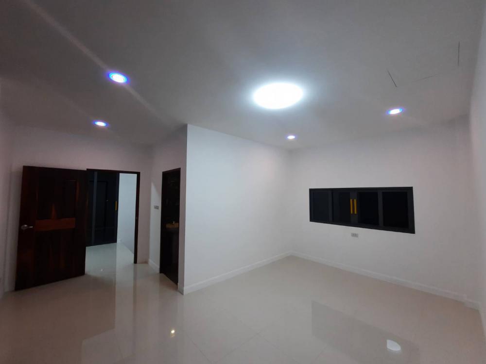 บ้านทรงกล่อง 2 ชั้น งบ 2.9 ล้านบาท สวยลงตัว