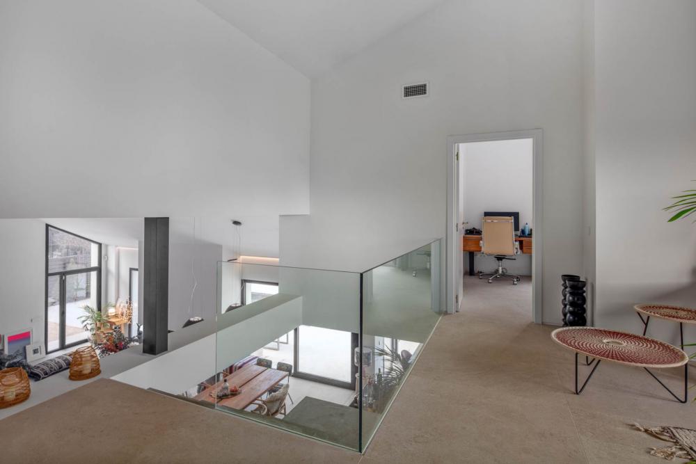 ไอเดียบ้านโมเดิร์น ตกแต่งโทนสีขาว โปร่งโล่งสบายตา น่าพักผ่อน