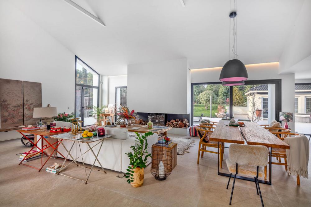 ไอเดียบ้านโมเดิร์น ตกแต่งโทนสีขาว โปร่งโล่งสบายตา น่าพักผ่อน