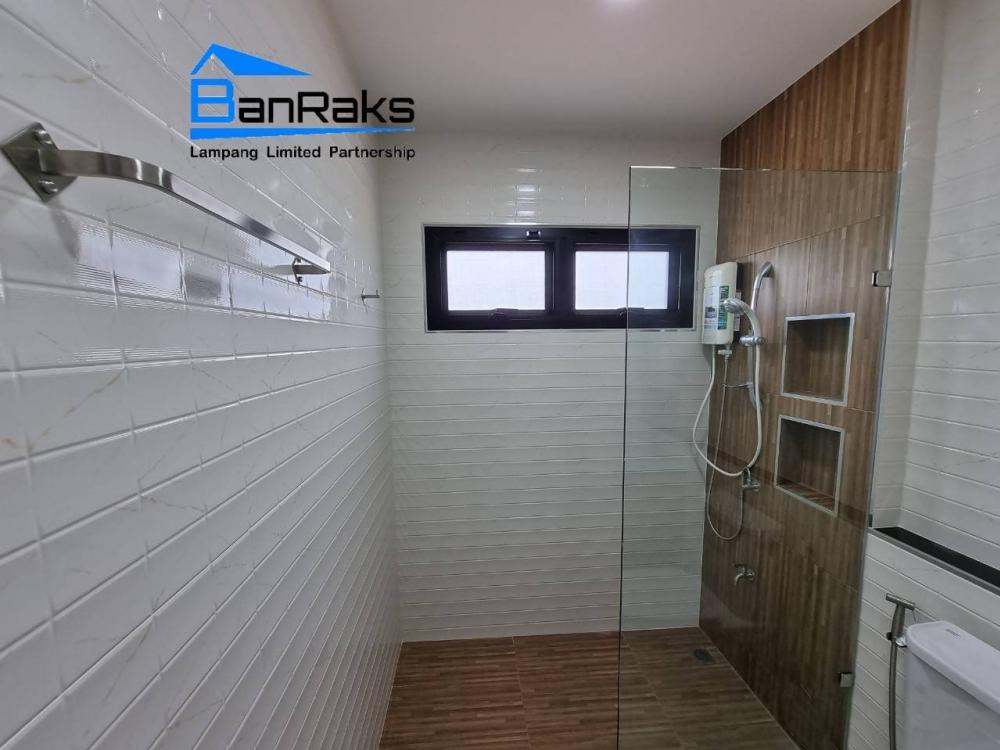 บ้านพักอาศัย ชั้นเดียว แนวโมเดิร์นทรอปิกคอล 3 ห้องนอน 2 ห้องน้ำ งบ 2.56 ล้านบาท