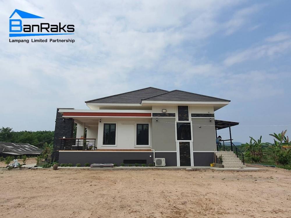 บ้านพักอาศัย ชั้นเดียว แนวโมเดิร์นทรอปิกคอล 3 ห้องนอน 2 ห้องน้ำ งบ 2.56 ล้านบาท