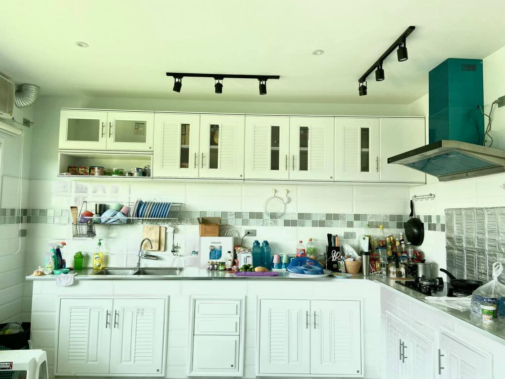 บ้านโมเดิร์น 2 ชั้น ชั้นล่างโถ่ง งบ 3.3 ล้านบาท