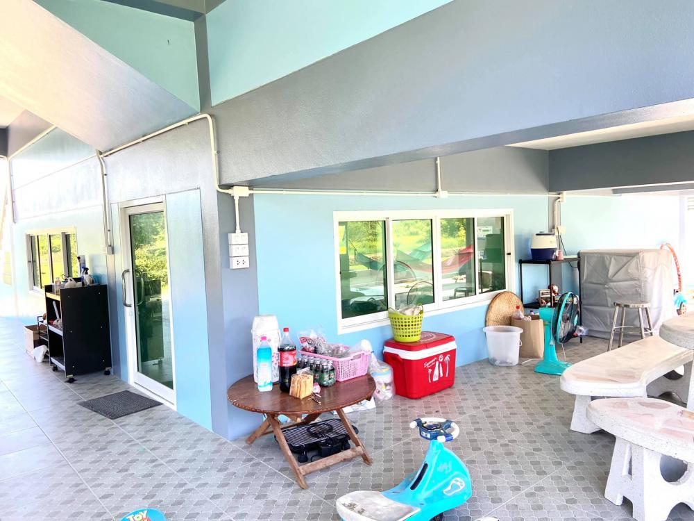 บ้านโมเดิร์น 2 ชั้น ชั้นล่างโถ่ง งบ 3.3 ล้านบาท